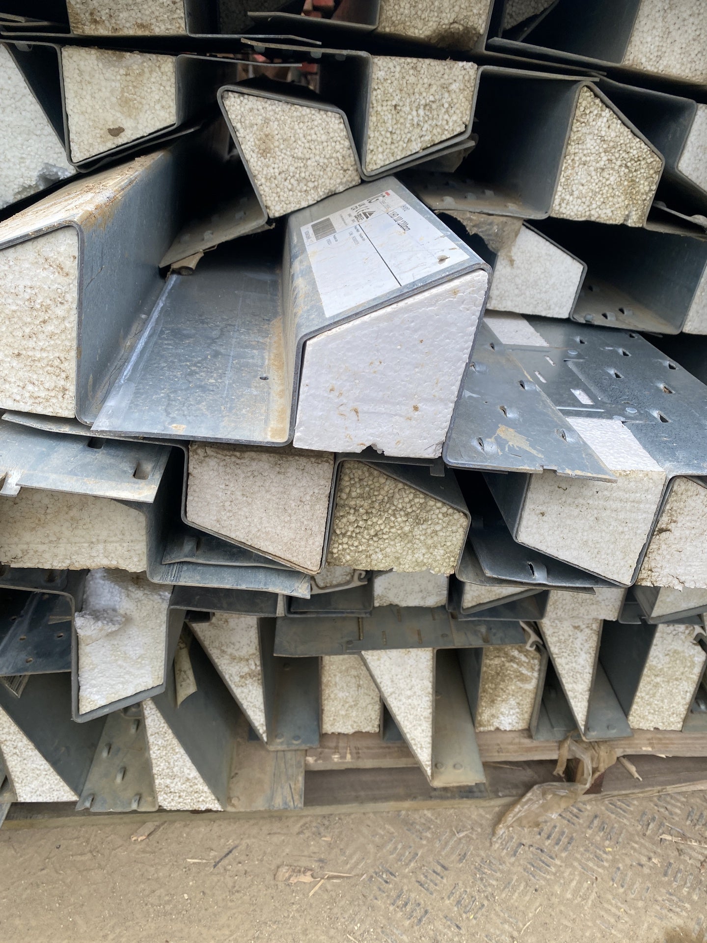 IG Heavy Duty Cavity Wall Lintel L1/HD 100 1200m (20 Lintels)