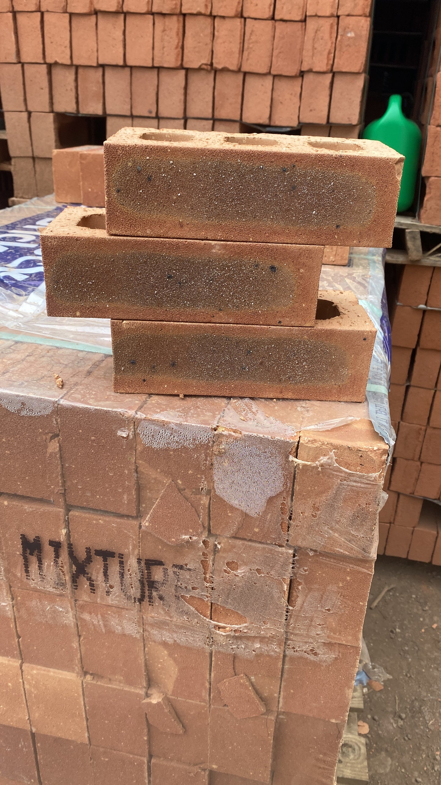 Ibstock Hardwicke Welbeck Red Mixture Wirecut Facing Brick 24 Packs (Pack of 475