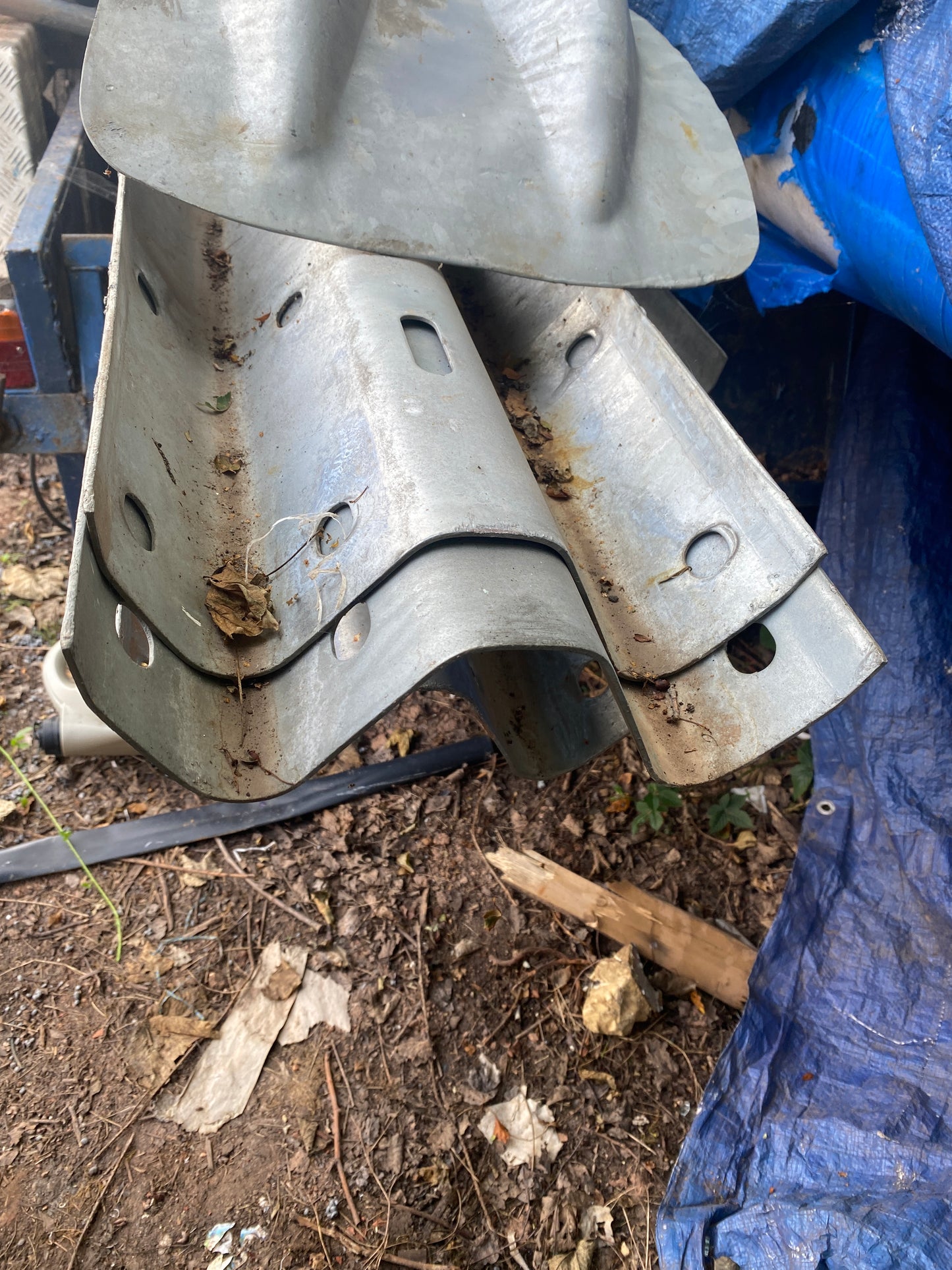 Crash Barrier Armco 3.2m H Bolt Down Brackets Corner Connector FishTails Joblot