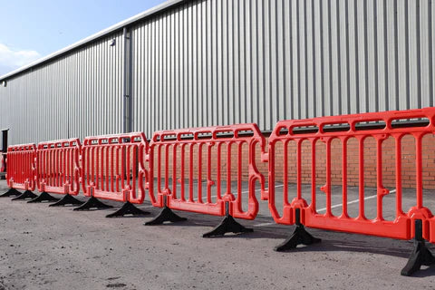Plastic / Metal Barriers