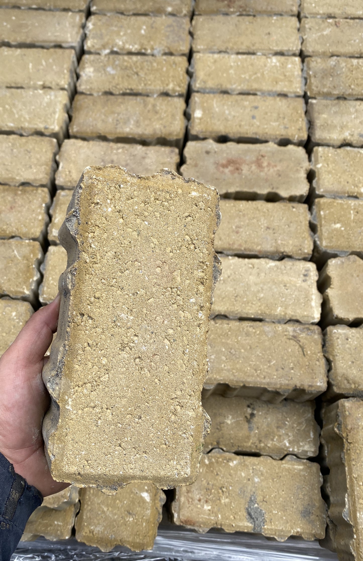 Brett Omega Buff 200 x 100 x 80mm 49.96m2